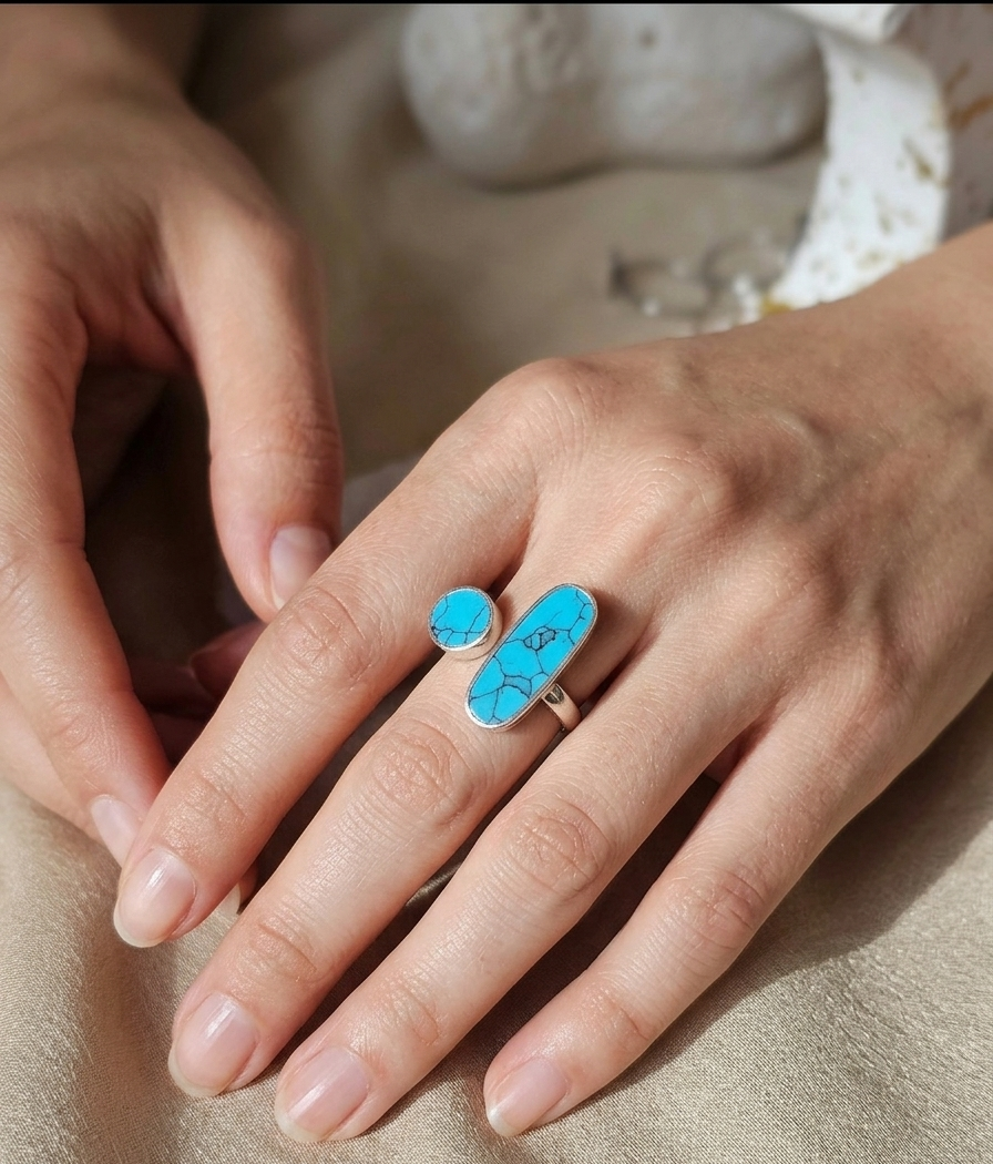 Modern Geometric Capsule & Round Ring