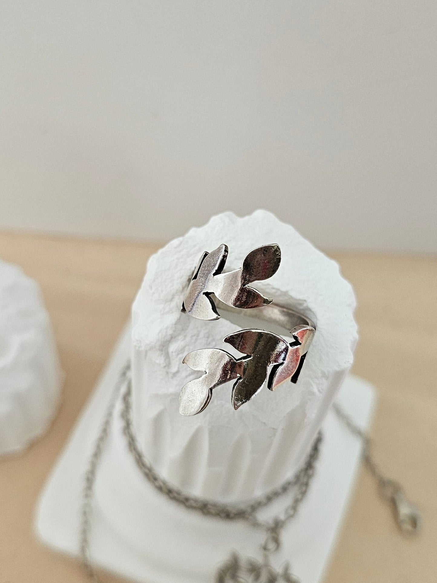 Adjustable Leaf Ring