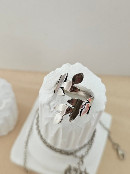 Adjustable Leaf Ring