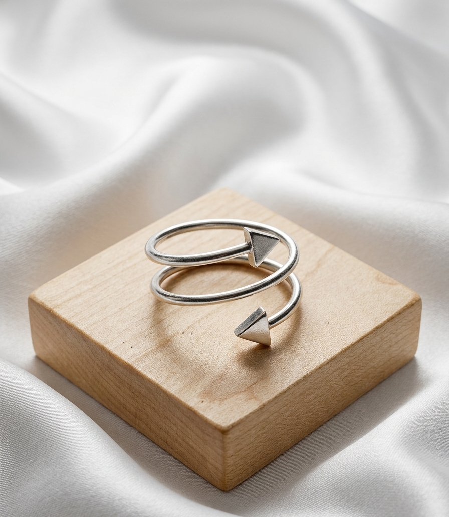Spiral arrow ring